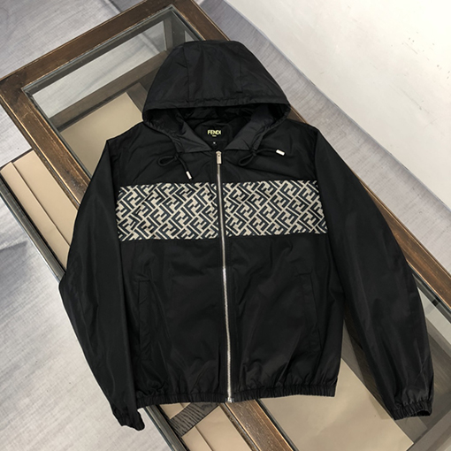 フェンディ  新しいトレンチコートジャケット