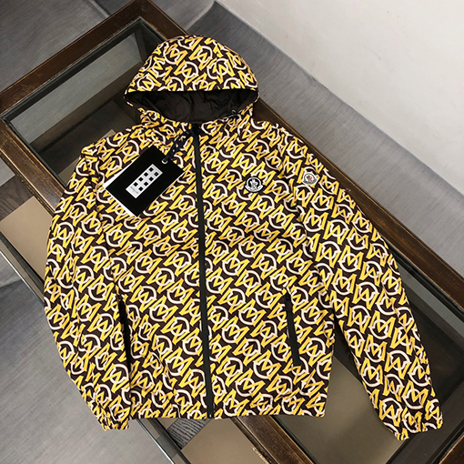モンクレール  新しい フルプリント ジャケット