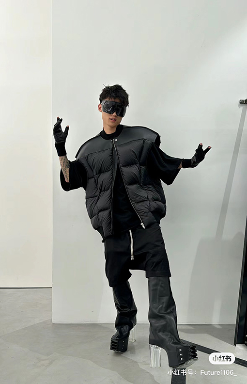 リックオウエンス 厚手の牛革パッチ袖なしダウンベスト