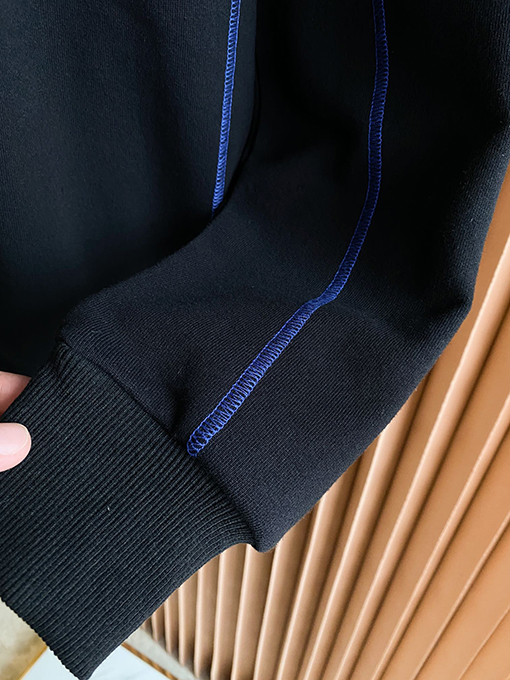 バーバリー 刺繍文字パターンアップリケパーカー