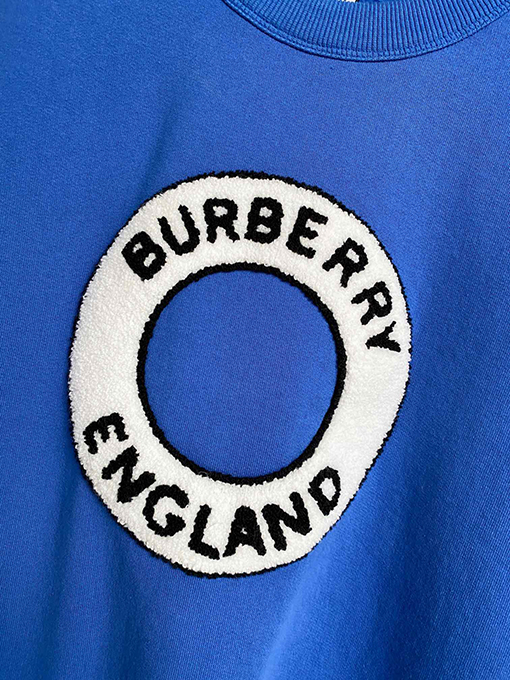 バーバリー 刺繍文字パターンアップリケパーカー