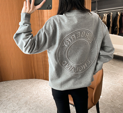 バーバリー 個性な後ろ刺繍デザインスウェット