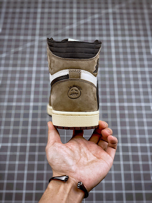 ナイキ ト x ラヴィス スコット エアジョーダン1 Travis Scott x AIR JORDAN 1 HI OG TS SP“Cactus Jack”