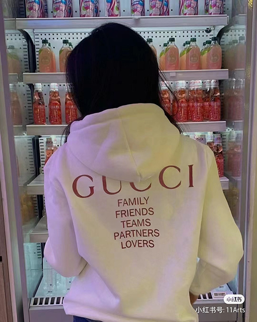 グッチ ファッションショー フーディー