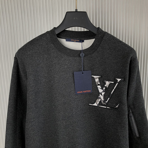 ルイヴィトン   LVロゴ刺繍スウェットTシャツ   裏起毛