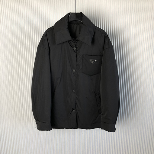 プラダ 三角ロゴのスナップ中綿 コート ジャケット