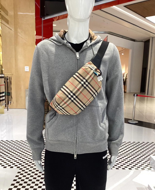 バーバリー チェック フード Bロゴ刺繡 ジップアップ ジャケット 4色