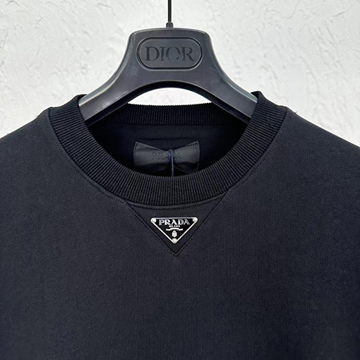 プラダ 正面三角形のロゴ スウェットTシャツ