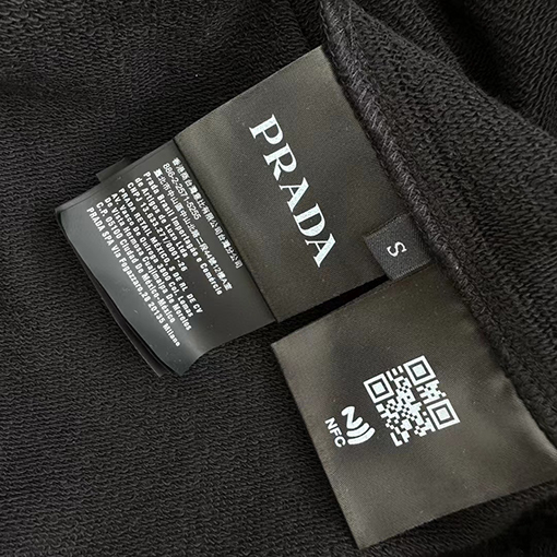 プラダ 正面三角形のロゴ スウェットTシャツ