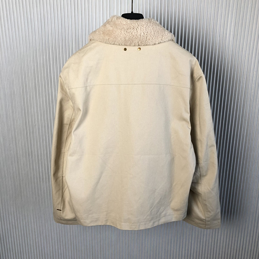 クラシックカーゴ長袖ファーカラージャケット モノグラムエンボ