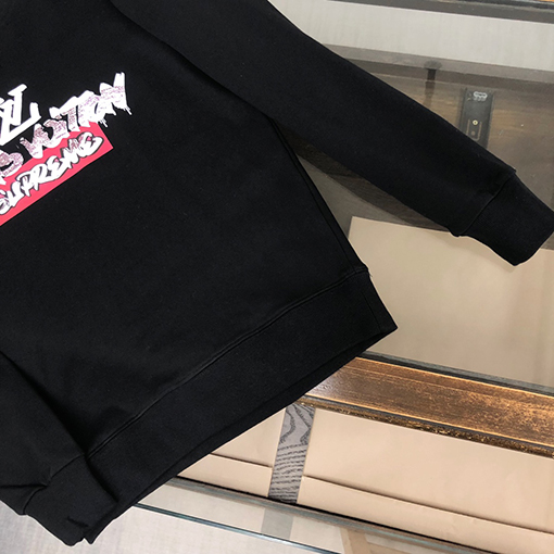 ルイヴィトン 最新のLouis Vuittonクルーネックパーカー