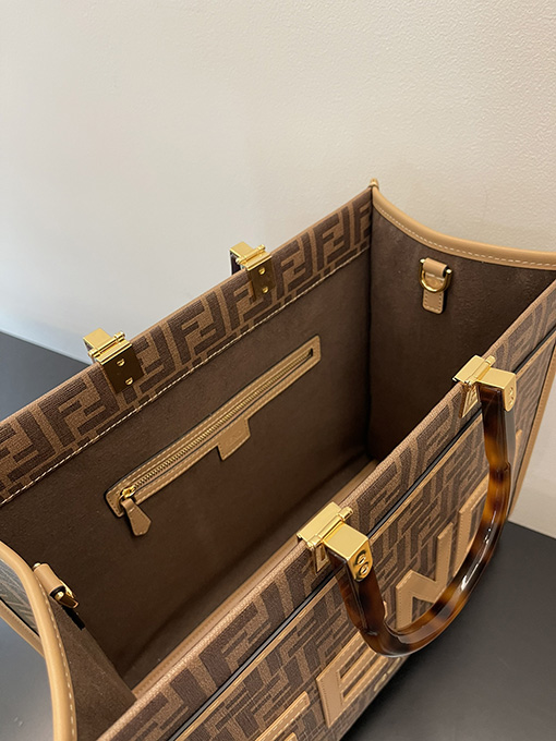 フェンディ トートバック FÉŃĎI TOTE
