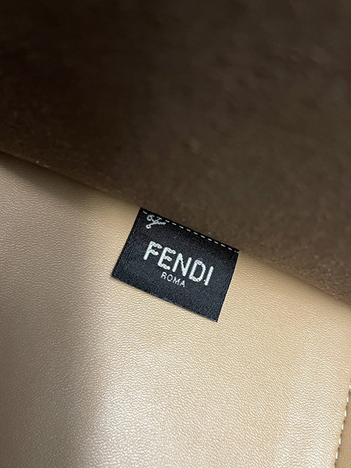 フェンディ トートバック FÉŃĎI TOTE
