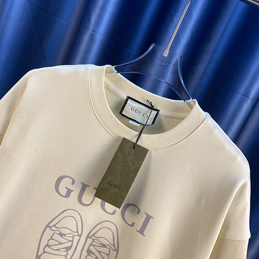 グッチ  アルファベットプリントクルーネックパーカー