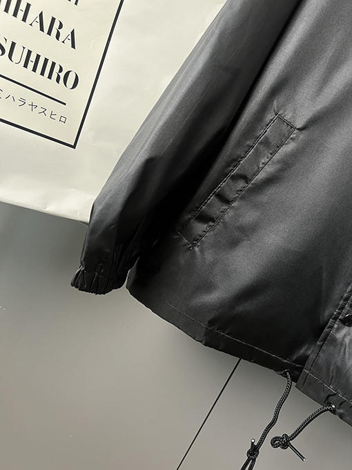 セリーヌ アルファベットプリントラペル長袖トレンチコート