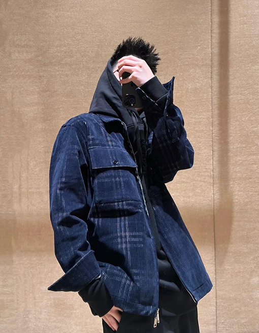 バーバリー ネイビーカラーの長袖ジャケット