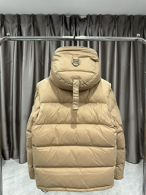 バーバリー  ファッショナブルな ダウン ジャケット