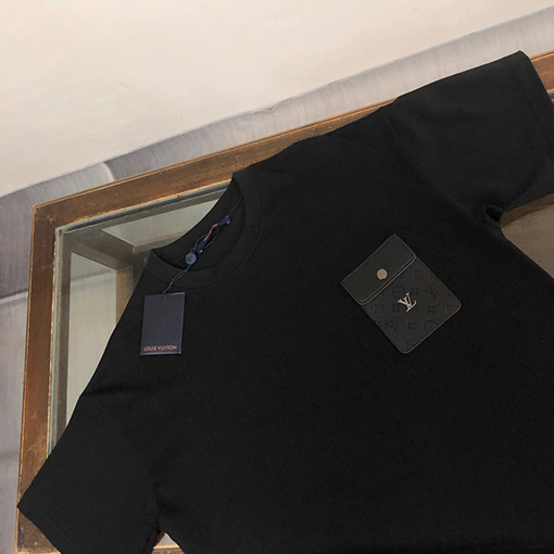 ルイヴィトン LVピンレザー偽ポケットラウンドネック半袖Tシャツ