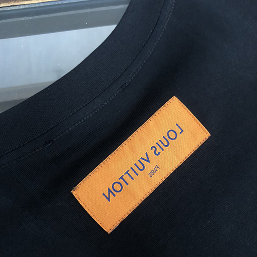ルイヴィトン コットン生地のスタイリッシュな半袖Tシャツ