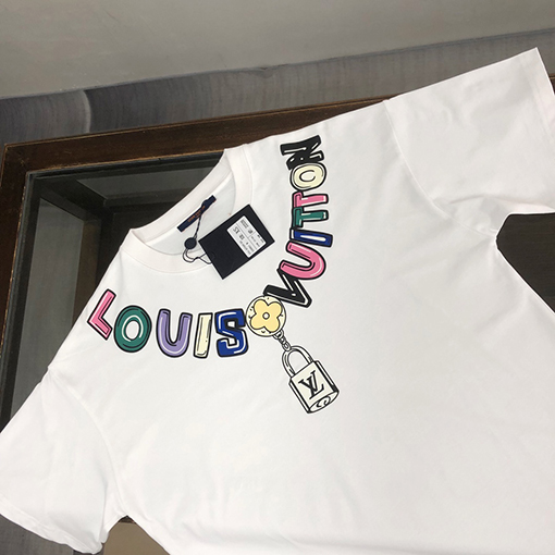 ルイヴィトン コットン生地のスタイリッシュな半袖Tシャツ
