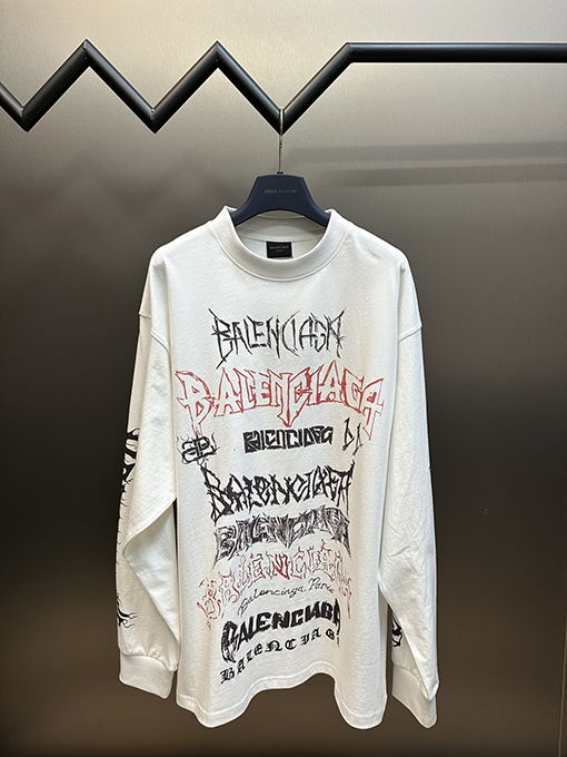 バレンシアガ 楽しいフォント長袖Tシャツ