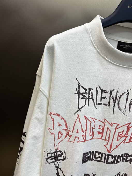 バレンシアガ 楽しいフォント長袖Tシャツ