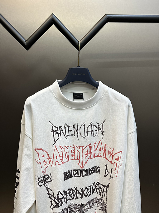 バレンシアガ 楽しいフォント長袖Tシャツ