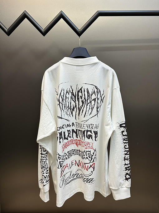バレンシアガ 楽しいフォント長袖Tシャツ
