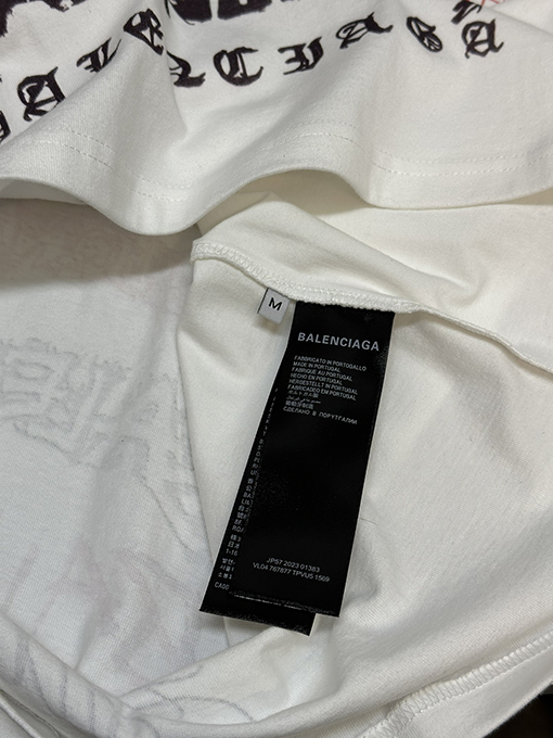 バレンシアガ 楽しいフォント長袖Tシャツ