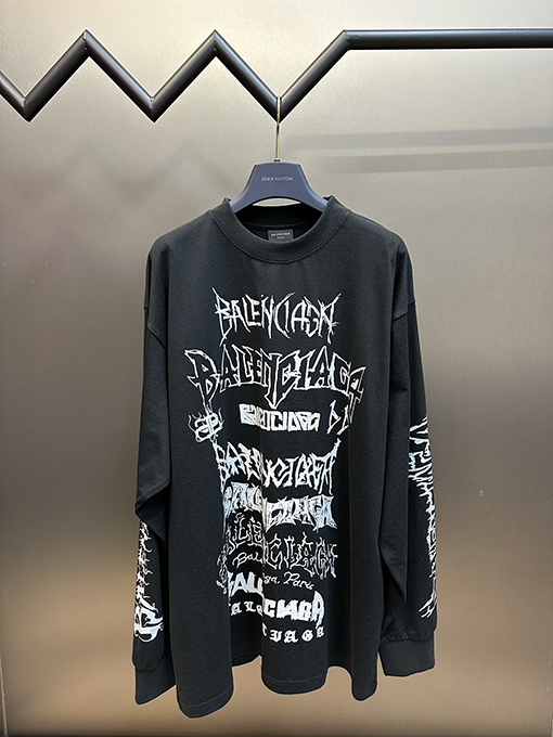 バレンシアガ 楽しいフォント長袖Tシャツ