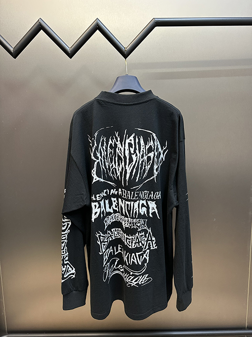 バレンシアガ 楽しいフォント長袖Tシャツ