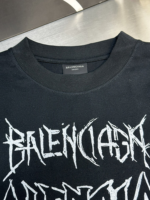 バレンシアガ 楽しいフォント長袖Tシャツ
