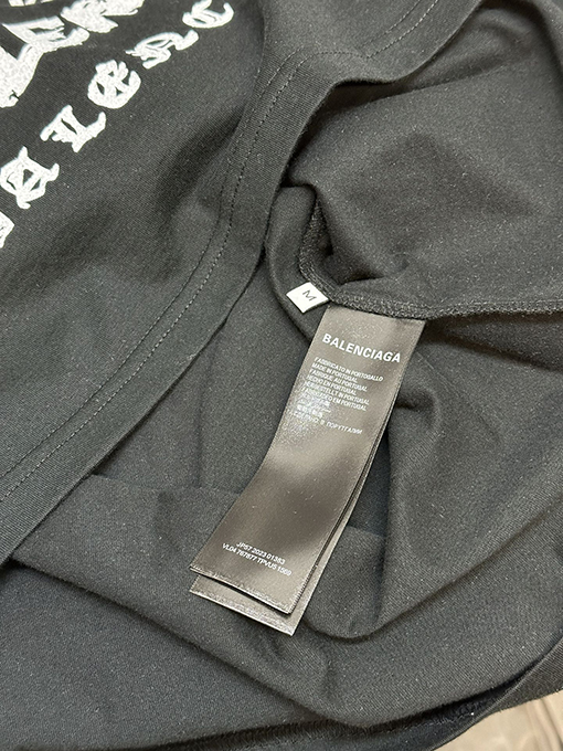 バレンシアガ 楽しいフォント長袖Tシャツ