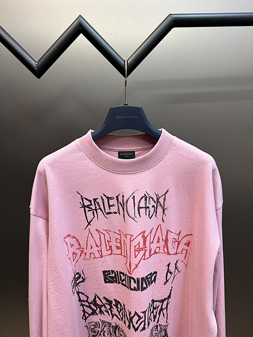 バレンシアガ 楽しいフォント長袖Tシャツ