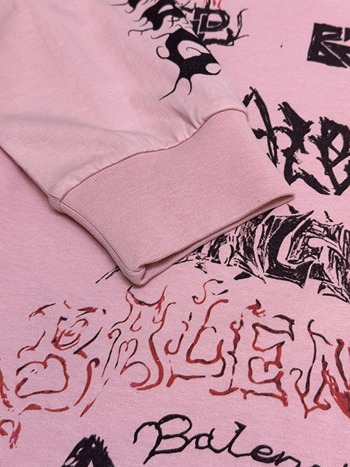 バレンシアガ 楽しいフォント長袖Tシャツ