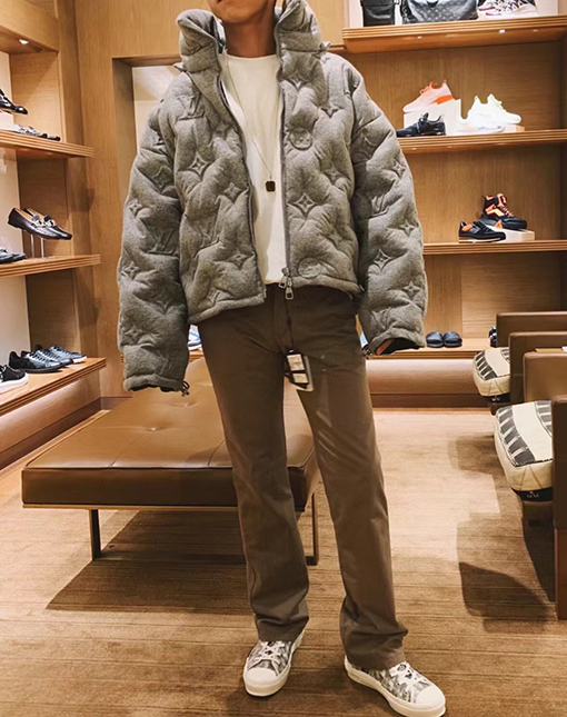 ルイヴィトン LV Minogram Boyhoodエンボスエンボスダウンジャケット