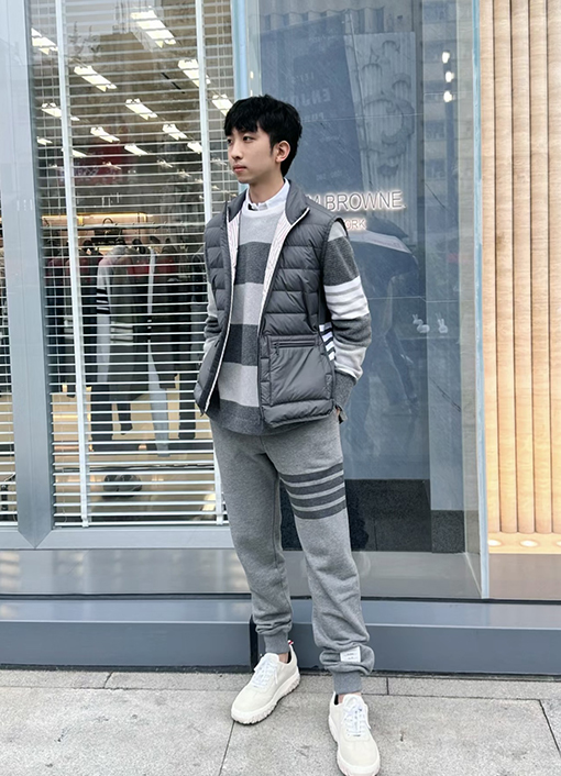 トムブラウンコピー  4バージッパースタンドカラー ダウン ベスト