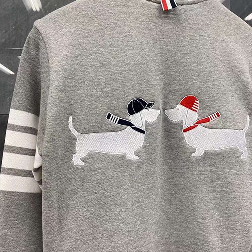 トムブラウン フェスティバル犬の刺繍クルーネックパーカー