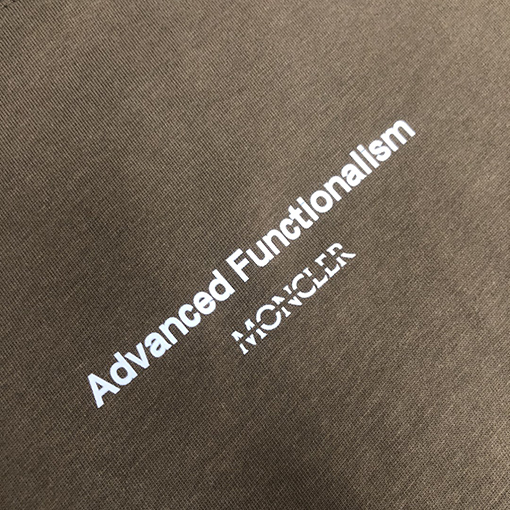 モンクレール ファッションのアルファベットプリント半袖クルーネックTシャツ