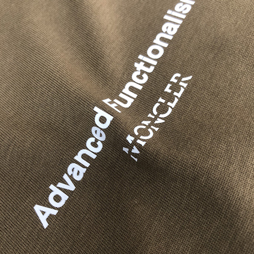 モンクレール ファッションのアルファベットプリント半袖クルーネックTシャツ