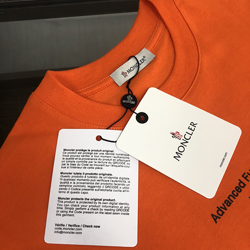 モンクレール ファッションのアルファベットプリント半袖クルーネックTシャツ