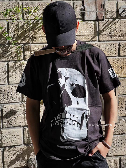 SUPREME X BOUNTY HUNTERコラボ FW23 SKULLS TEE 骸骨プリント半袖
