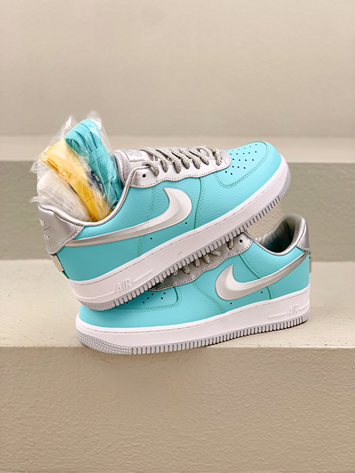 ナイキx ティファニー スニーカー コラボ Tiffany & Co. x Nike Air Force 1 Low SP