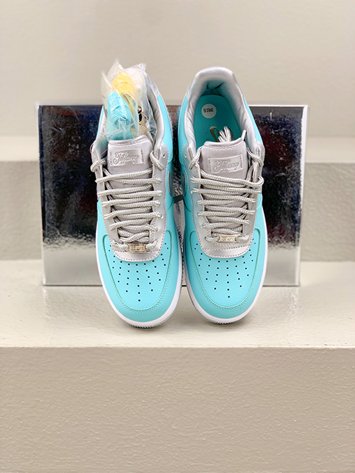 ナイキx ティファニー スニーカー コラボ Tiffany & Co. x Nike Air Force 1 Low SP