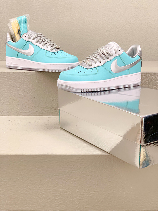 ナイキx ティファニー スニーカー コラボ Tiffany & Co. x Nike Air Force 1 Low SP
