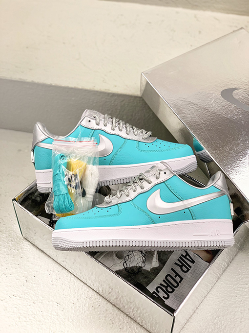 ナイキx ティファニー スニーカー コラボ Tiffany & Co. x Nike Air Force 1 Low SP