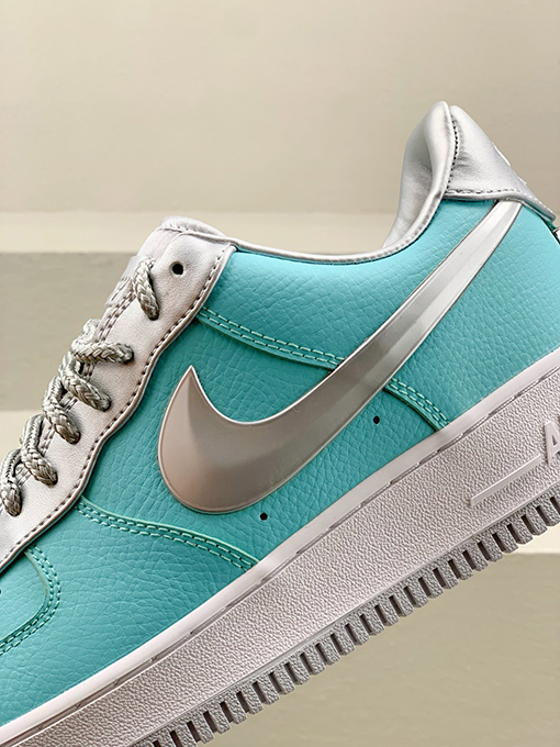 ナイキx ティファニー スニーカー コラボ Tiffany & Co. x Nike Air Force 1 Low SP