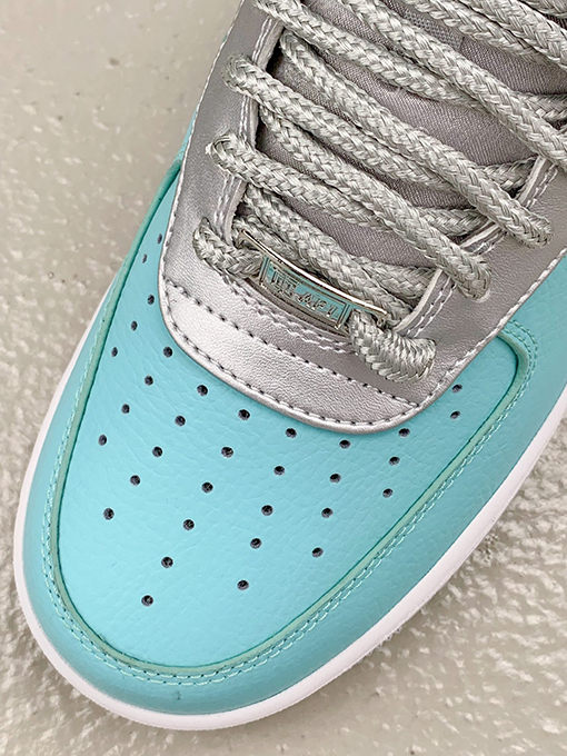 ナイキx ティファニー スニーカー コラボ Tiffany & Co. x Nike Air Force 1 Low SP