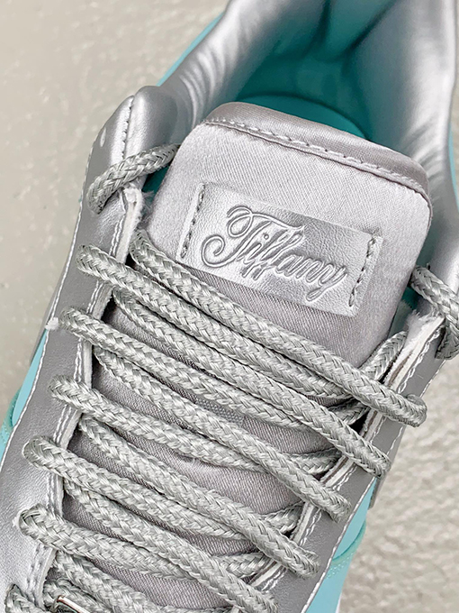 ナイキx ティファニー スニーカー コラボ Tiffany & Co. x Nike Air Force 1 Low SP