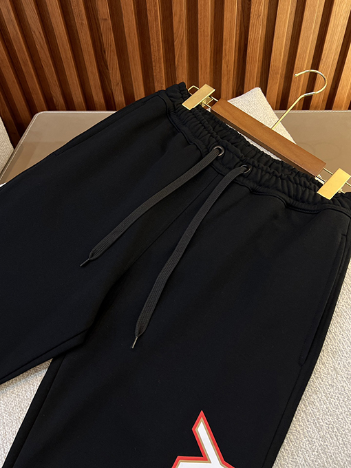 バーバリー サイドレタープリントスウェットパンツ